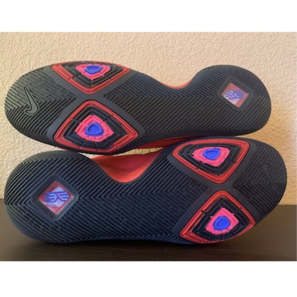 Men's Nike Kyrie 3 Candy Apple (Size 16) NWOB - Picture 8 of 8